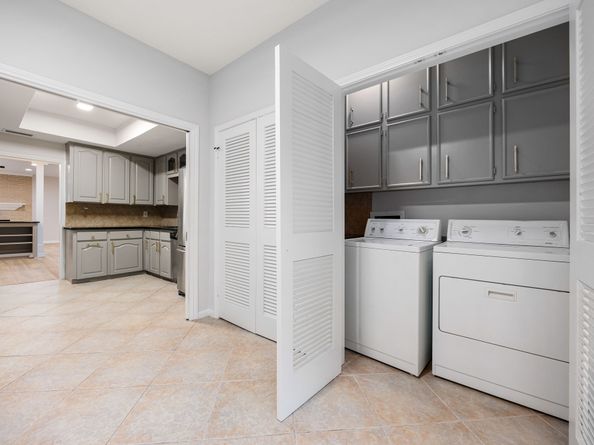 1746 S Gessner Road, Houston TX 77063