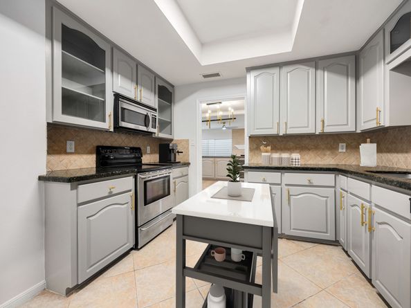 1746 S Gessner Road, Houston TX 77063