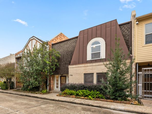1746 S Gessner Road, Houston TX 77063