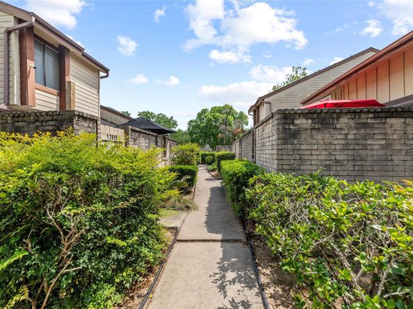 12606 Wellington Park Drive, Houston TX 77072