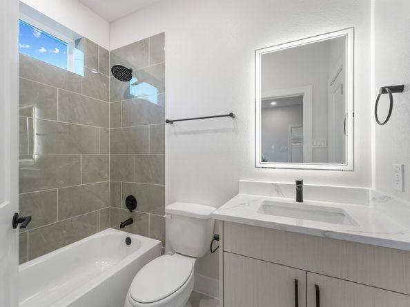 4709 Thornton Villas Lane, Houston TX 77018