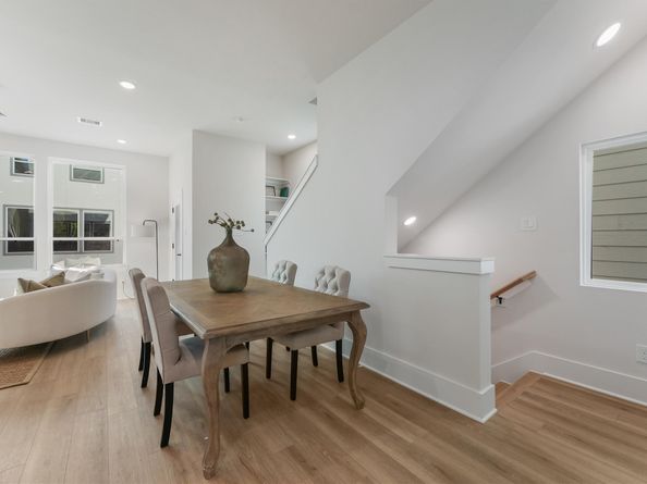 4709 Thornton Villas Lane, Houston TX 77018