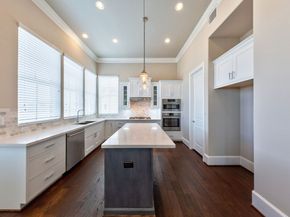 6054 Kansas Street, Houston TX 77007