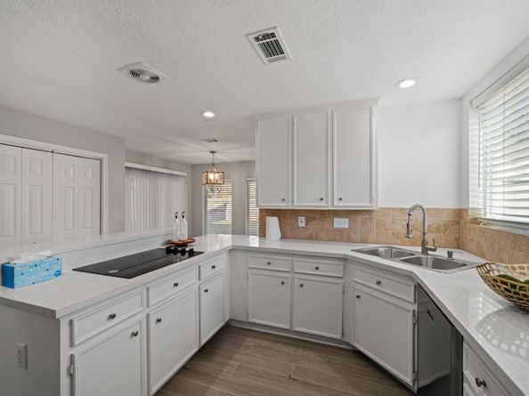 11422 Lakeside Place Drive, Houston TX 77077