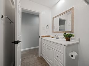 11422 Lakeside Place Drive, Houston TX 77077