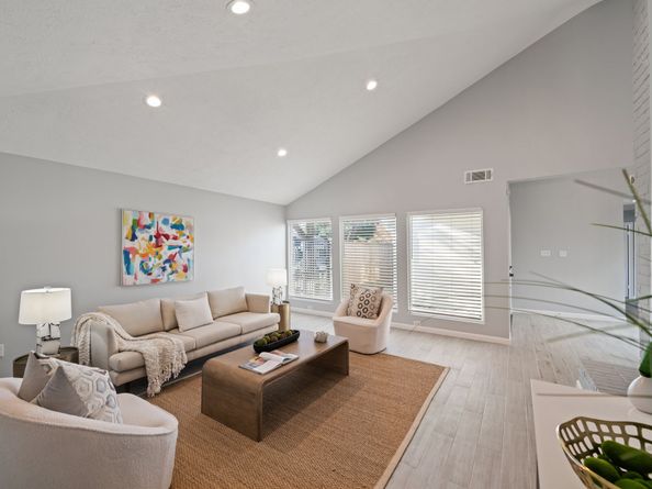 11422 Lakeside Place Drive, Houston TX 77077