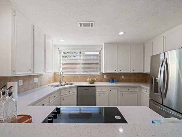 11422 Lakeside Place Drive, Houston TX 77077