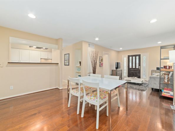 3131 Cummins 87, Houston TX 77027