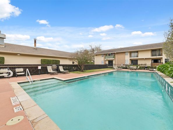 3131 Cummins 87, Houston TX 77027