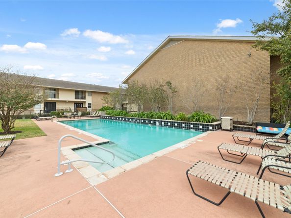 3131 Cummins 87, Houston TX 77027