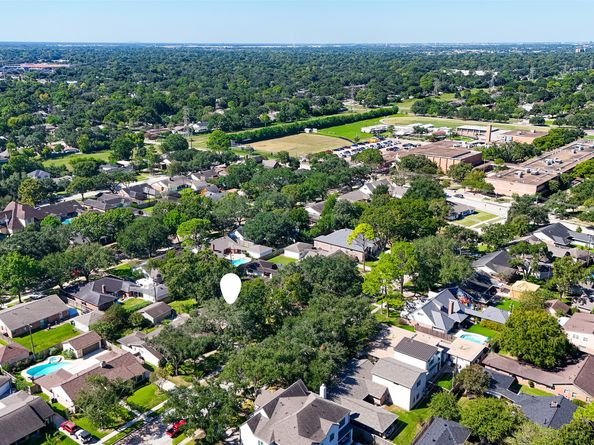 5223 Wigton Drive, Houston TX 77096