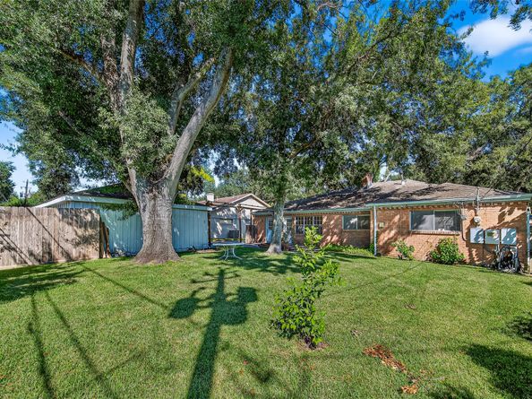 5223 Wigton Drive, Houston TX 77096