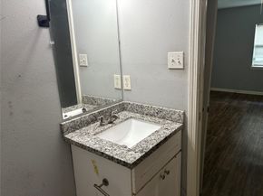 5225 Longmeadow Street, Houston TX 77033