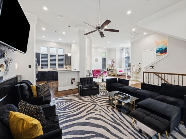 5820 Darling Street, Houston TX 77007