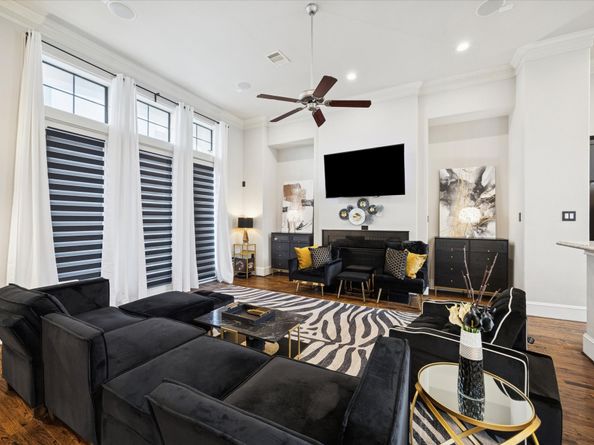 5820 Darling Street, Houston TX 77007