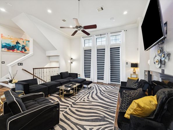 5820 Darling Street, Houston TX 77007