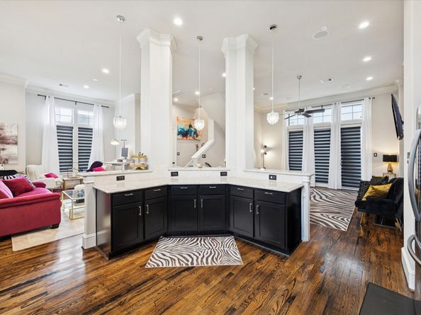 5820 Darling Street, Houston TX 77007