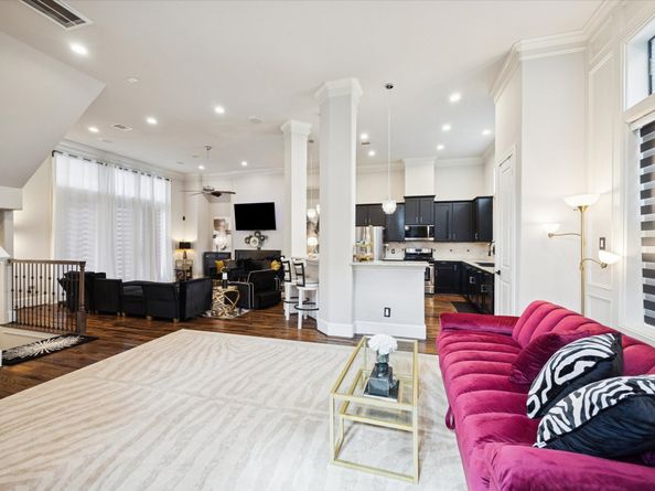 5820 Darling Street, Houston TX 77007