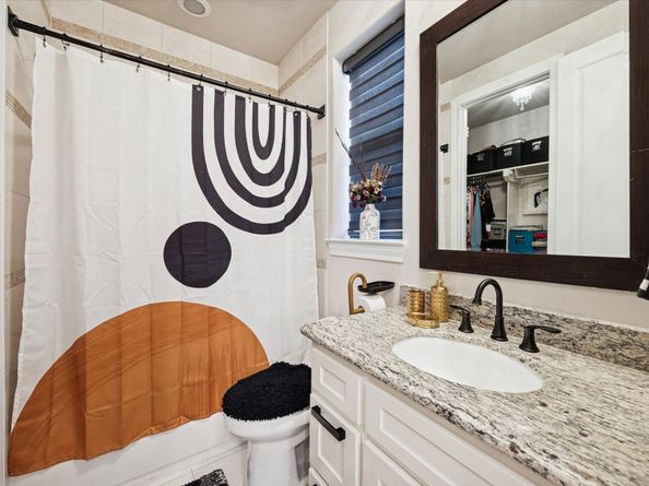 5820 Darling Street, Houston TX 77007