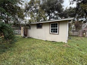 64 Neyland Street, Houston TX 77022