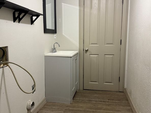 64 Neyland Street, Houston TX 77022