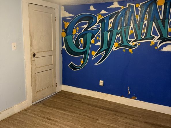 64 Neyland Street, Houston TX 77022