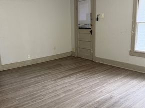 64 Neyland Street, Houston TX 77022