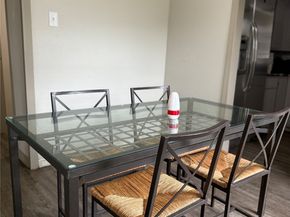 64 Neyland Street, Houston TX 77022