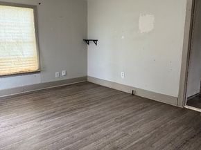64 Neyland Street, Houston TX 77022