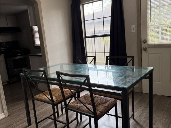 64 Neyland Street, Houston TX 77022