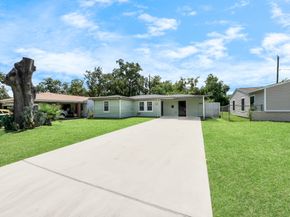 5202 Pensdale Street, Houston TX 77033