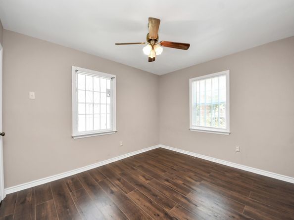 5202 Pensdale Street, Houston TX 77033