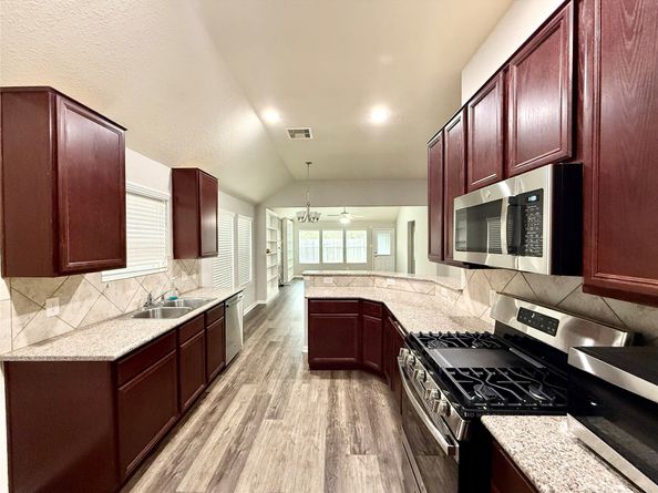 10646 Chestnut Path Way, Tomball TX 77375