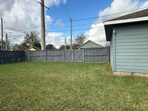 8404 Leander Street, Houston TX 77012