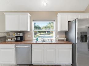 2202 Stoneycreek Park Court, Conroe TX 77385