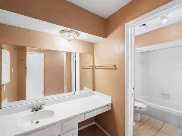 4027 Brookhead Trail, Houston TX 77066