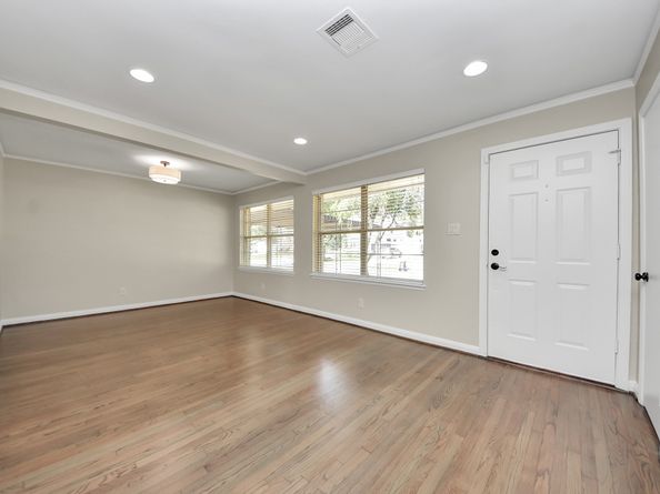 2215 Gardenia Drive, Houston TX 77018