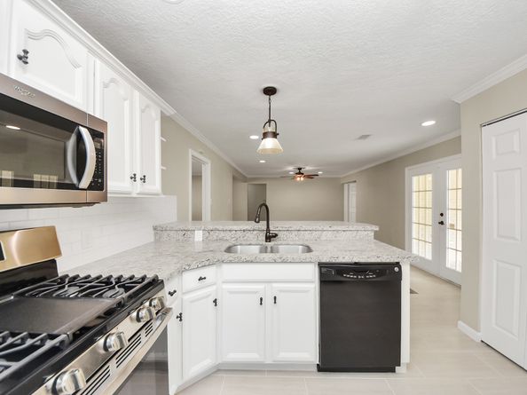 2215 Gardenia Drive, Houston TX 77018