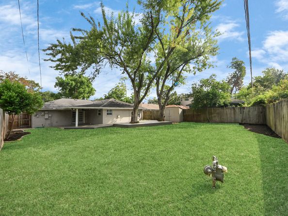 2215 Gardenia Drive, Houston TX 77018