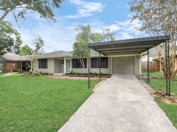 2215 Gardenia Drive, Houston TX 77018
