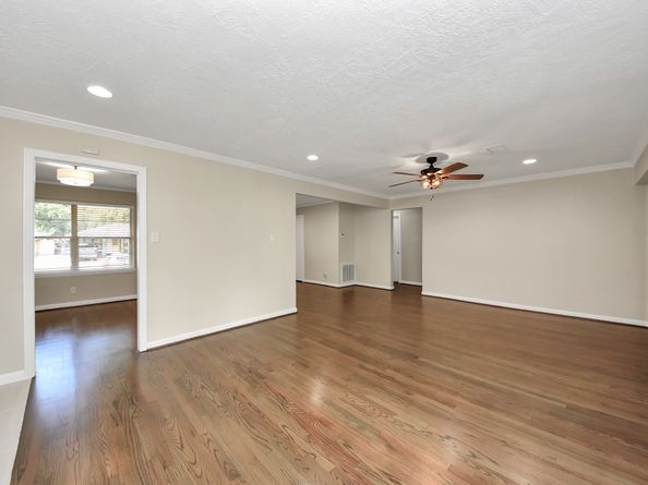 2215 Gardenia Drive, Houston TX 77018