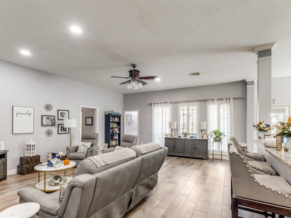 2913 Autumn Creek Drive, Friendswood TX 77546