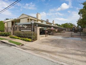 1881 Bering Drive 82, Houston TX 77057
