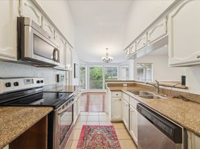 1881 Bering Drive 82, Houston TX 77057