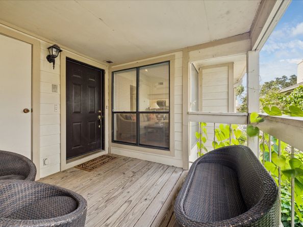 1881 Bering Drive 82, Houston TX 77057