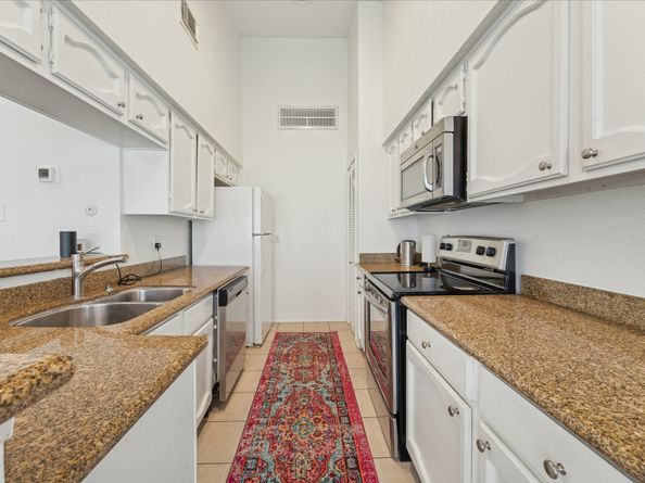 1881 Bering Drive 82, Houston TX 77057