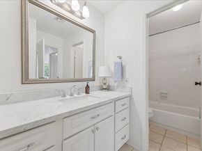1881 Bering Drive 82, Houston TX 77057