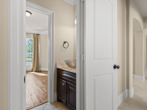 15811 Crestbrook Drive, Houston TX 77059