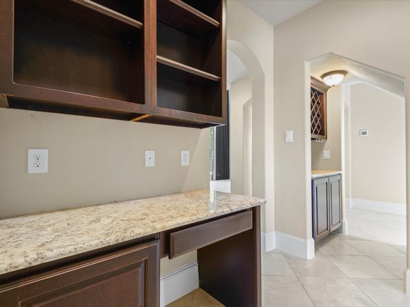 15811 Crestbrook Drive, Houston TX 77059