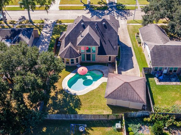 15811 Crestbrook Drive, Houston TX 77059